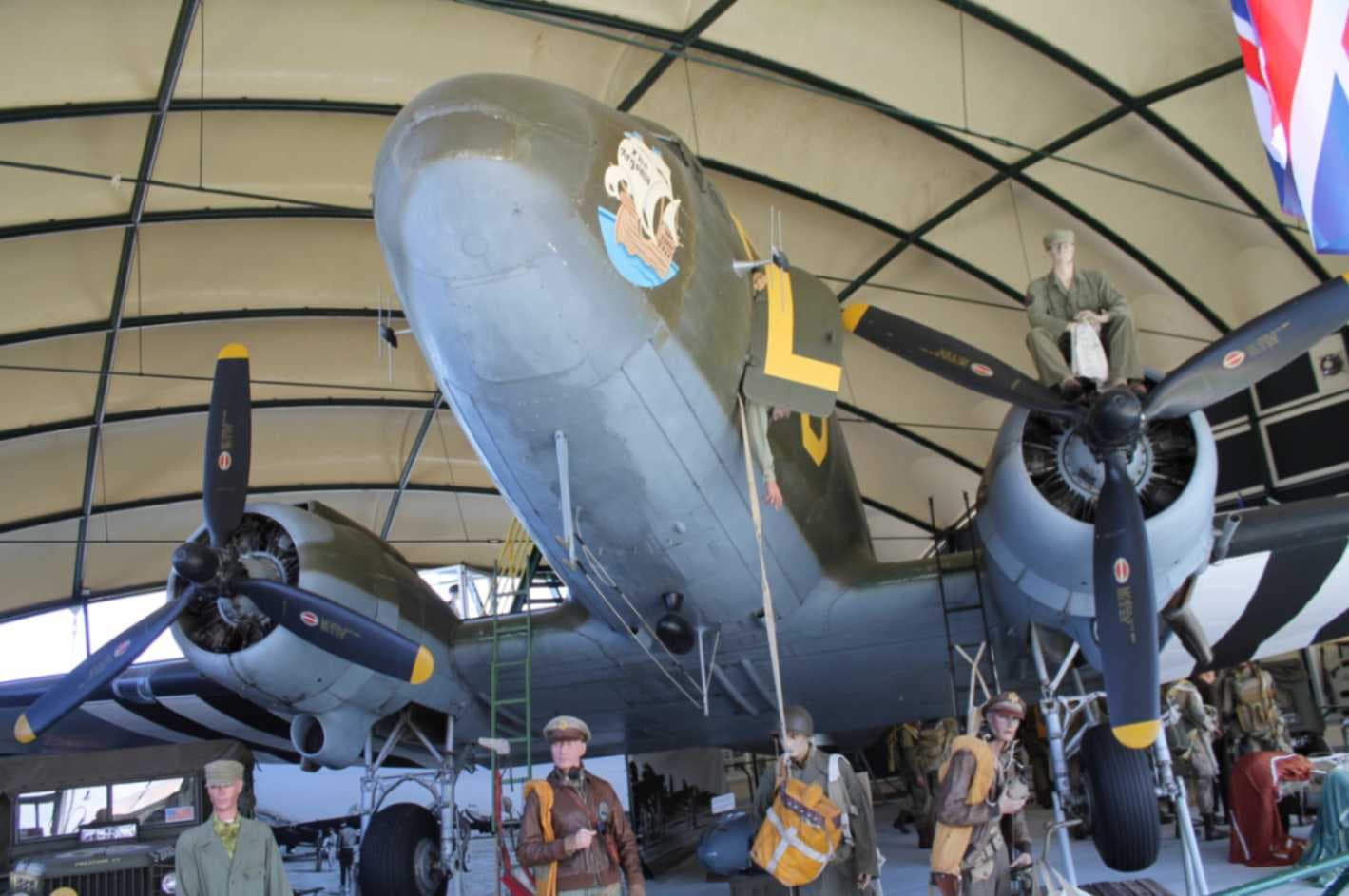 Ausgestellte C-47 im Airborne Museum