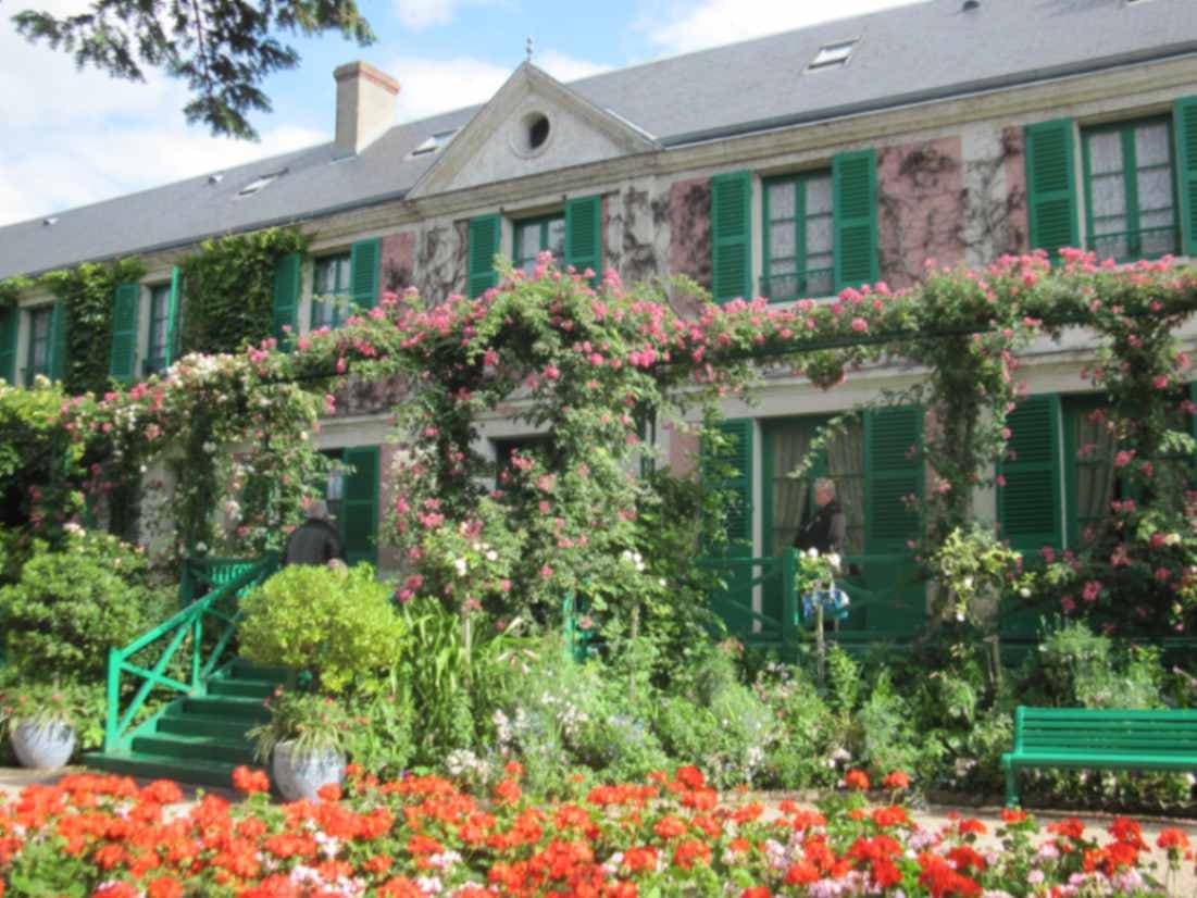 Monet’s Giverny Village & Charming Gardens