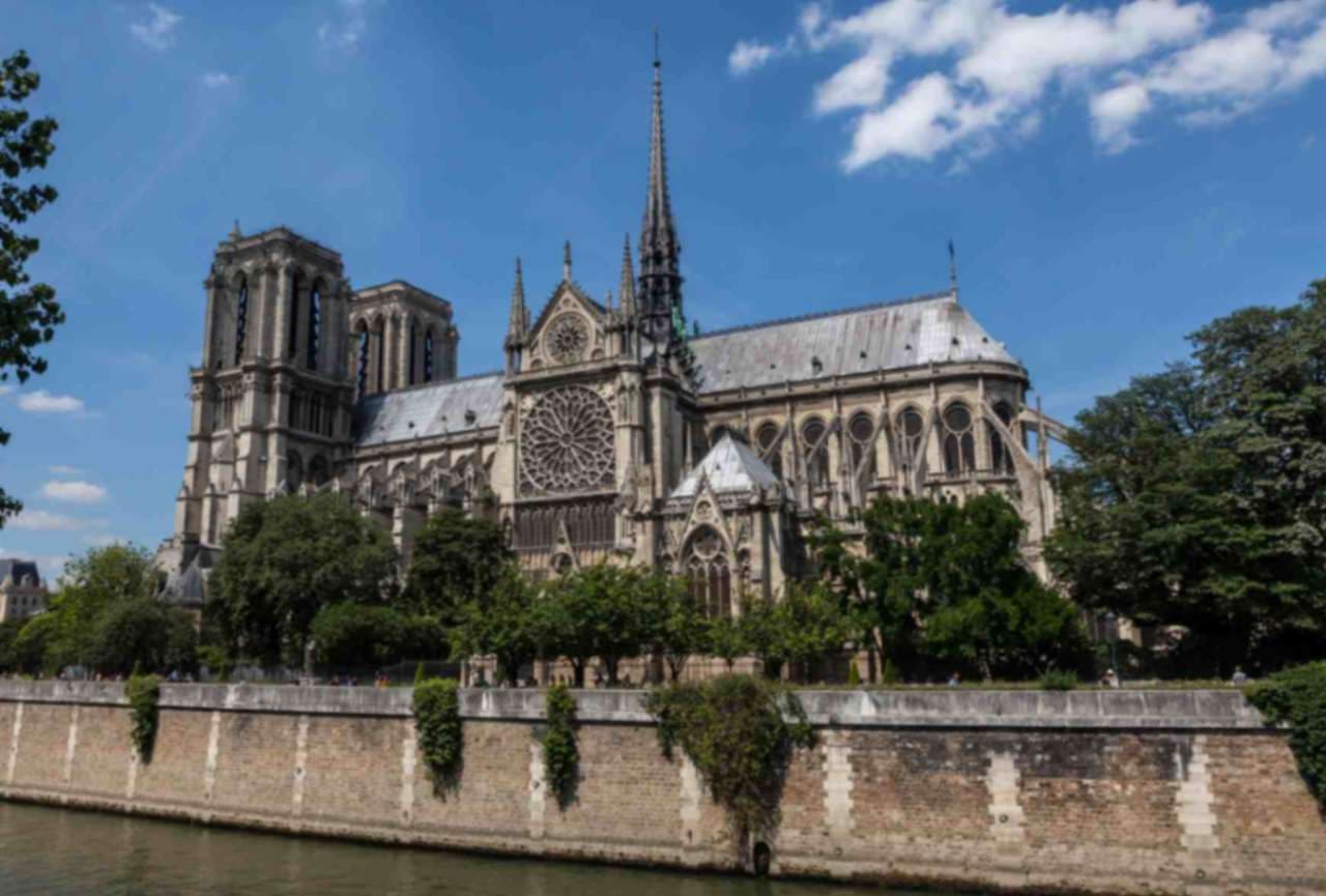 Île de la Cité: Sainte-Chapelle & Conciergerie Discovery